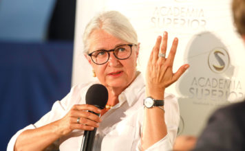 Es gibt nichts Spannenderes als die Leut‘ Adelheid Kastner beim DIALOG